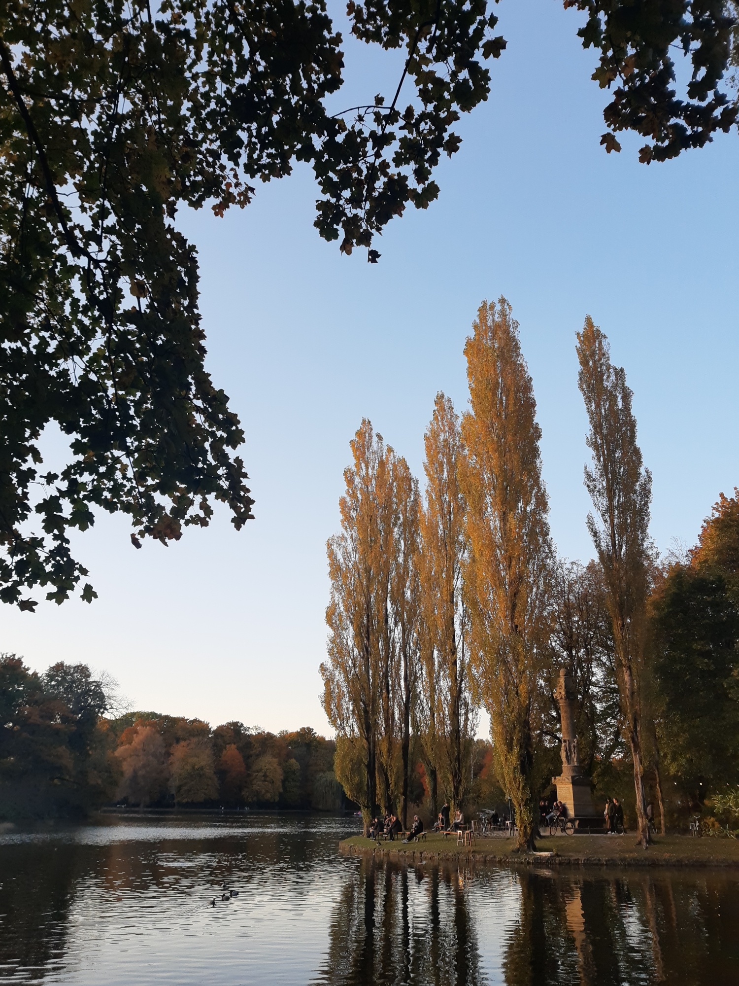 lake monument in Munich