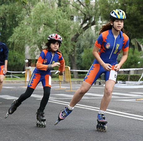 skate with umbrella